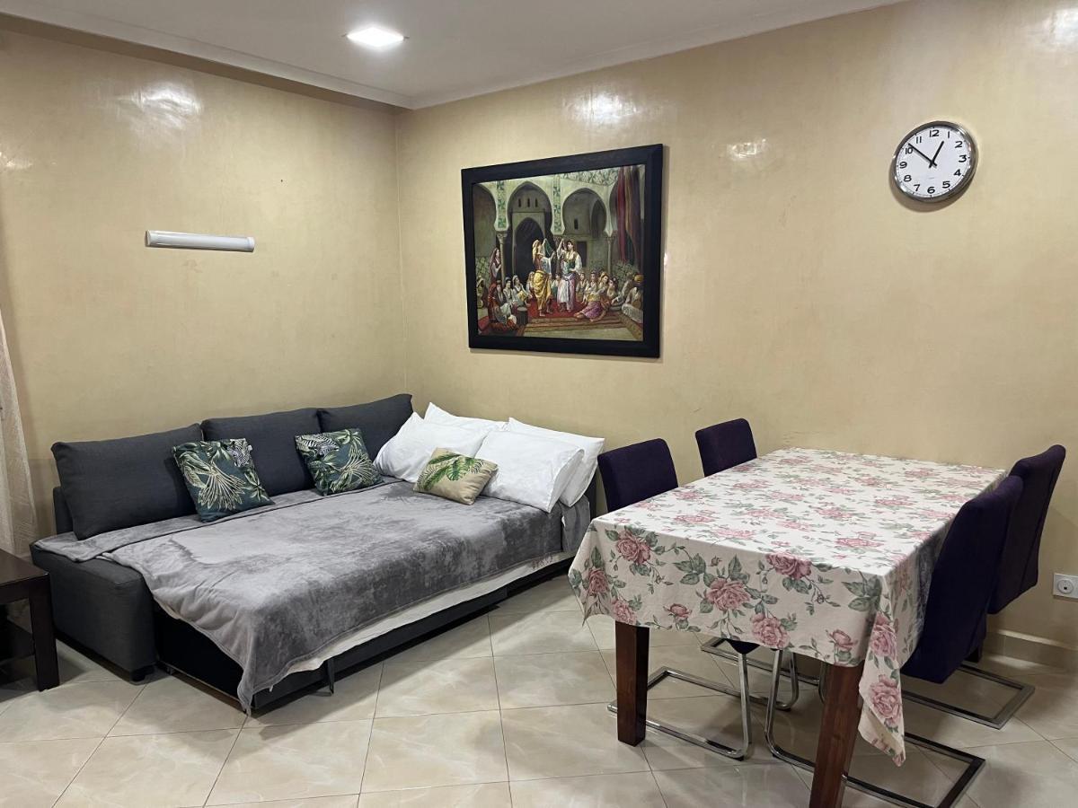 Appartement Elegant Et Climatise Au Centre Avec Terrasse - Proche Plage Et Attractions ! Tanger Exterior foto